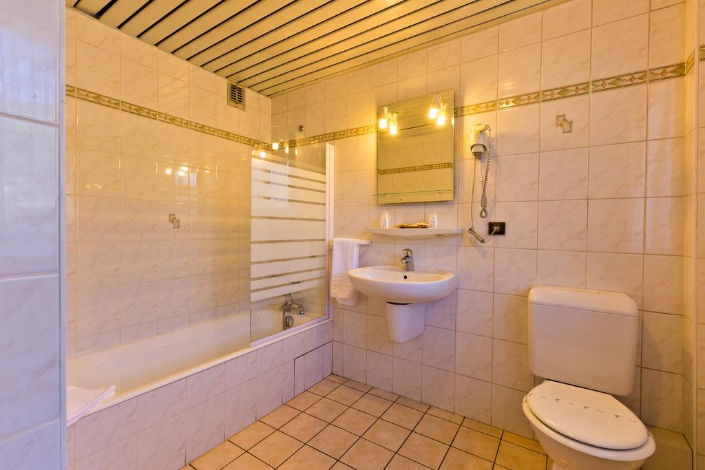Hotel La Montagne Ла-Клюсаз Экстерьер фото